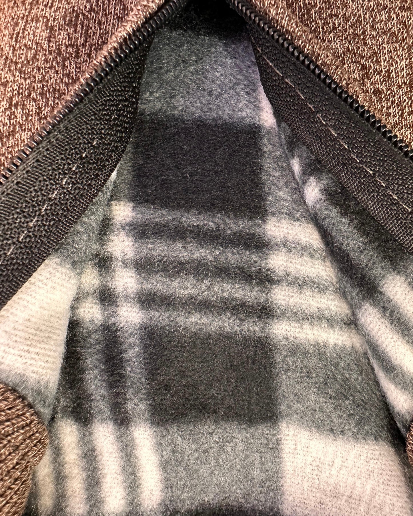 Maglione a Collo Alto con Zip col. Caffè