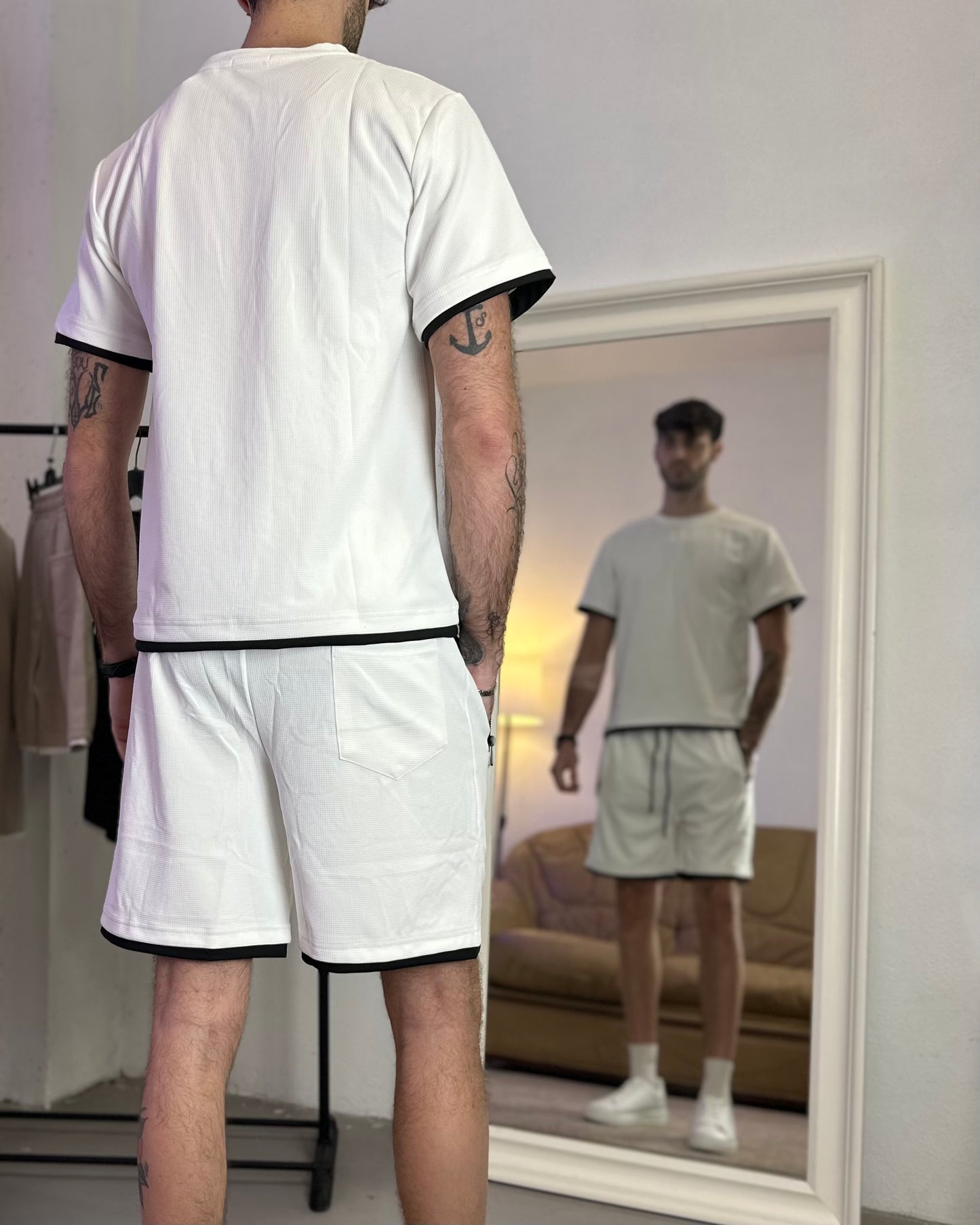 Completo Coordinato Estivo Maglia-Bermuda col. Bianco