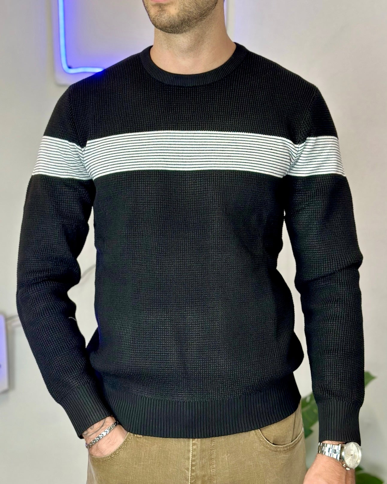 Maglione Pullover col. Nero con Riga Bianca